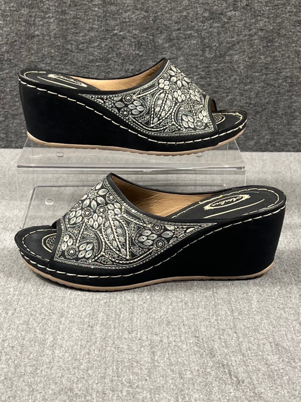 NWOT Atalina Embellished Metallic Wedge Shoes Open Toe 8.5 DW9618 Cruise Vaca